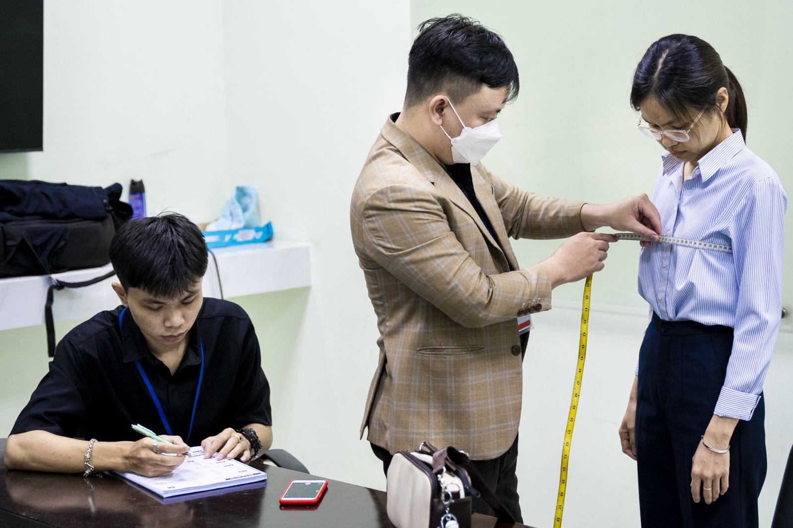 May Đo Tại Nhà Tại Phường Xuân Hòa – Dịch Vụ May Suit Tận Nơi